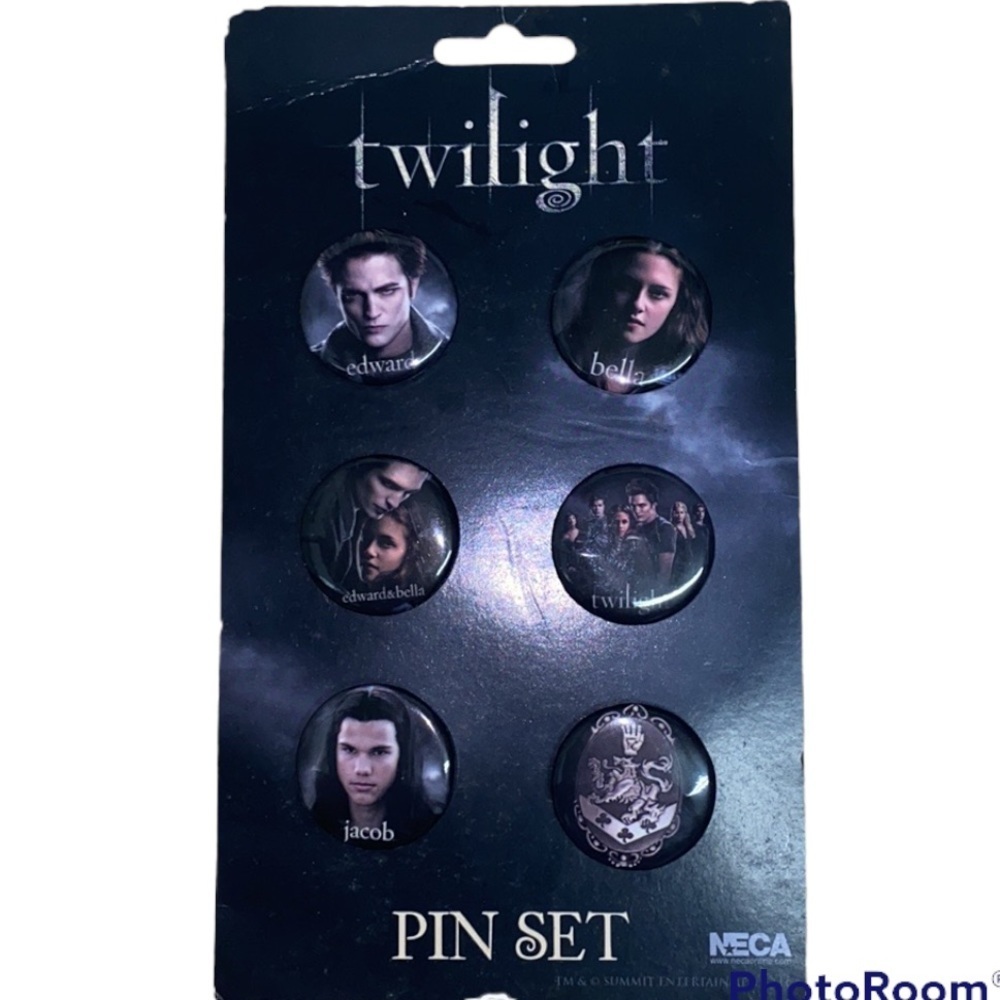 TWILIGHT SAGA 6 LAPEL PIN BUTTON PINBACK SET
